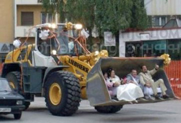 Arriving in Style - Wedding Photos That Make You Say: "Oh My God..."